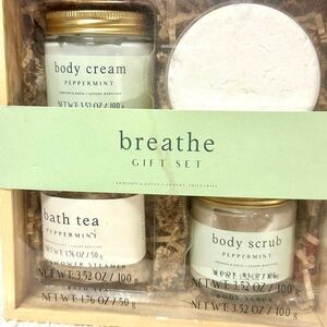 New Breathe Gift Set - Peppermint from World Market